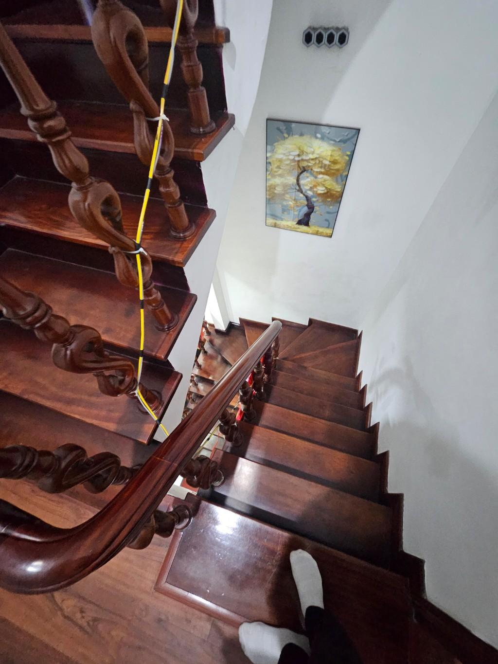 NHÀ ĐẸP AN DƯƠNG VƯƠNG – Ô TÔ ĐỖ CỬA, VÀO NHÀ – VIEW SÔNG HỒNG.
